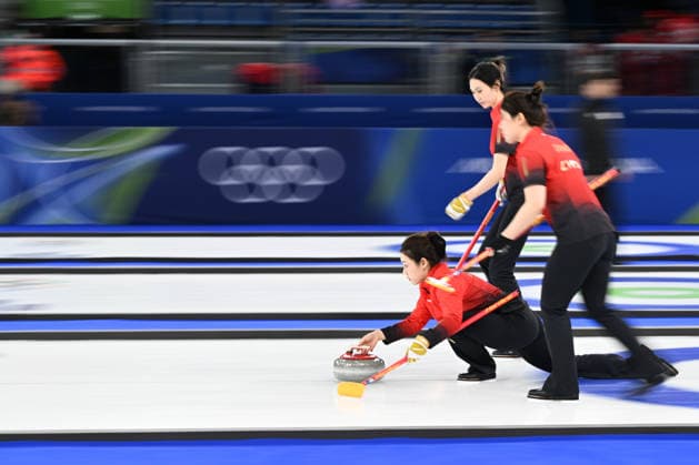 (260216) -- CORTINA D AMPEZZO, Feb. 16, 2026 -- Han Yu of China competes during the curling women round robin session 7 match between China and Canada at the 2026 Milan-Cortina Winter Olympics in Cortina, Italy, Feb. 16, 2026. ) (MICO2026)ITALY-CORTINA D AMPEZZO-OLYMPIC Winter games, Winterspiele,Spiele, Summer games CURLING-WOMEN-ROUND ROBIN-CHN VS CAN LianxYi 