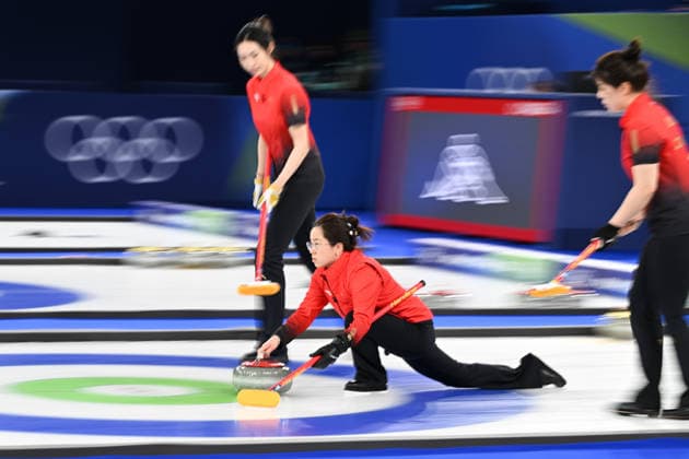 (260216) -- CORTINA D AMPEZZO, Feb. 16, 2026 -- Wang Rui of China competes during the curling women round robin session 7 match between China and Canada at the 2026 Milan-Cortina Winter Olympics in Cortina, Italy, Feb. 16, 2026. ) (MICO2026)ITALY-CORTINA D AMPEZZO-OLYMPIC Winter games, Winterspiele,Spiele, Summer games CURLING-WOMEN-ROUND ROBIN-CHN VS CAN LianxYi 