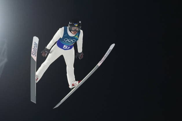 Predazzo, Italien 16. Februar 2026: Skispringen Super Team Männer - Olympia 2026 Im Bild: Vitaliy KALINICHENKO (UKR) Ski jumping, Skispringen, Ski, nordisch Stadium *** Predazzo, Italy February 16, 2026 Ski Jumping Super Team Men Olympic Games 2026 In the picture Vitaliy KALINICHENKO UKR Ski Jumping Stadium Copyright: xFotostandx xHettichx