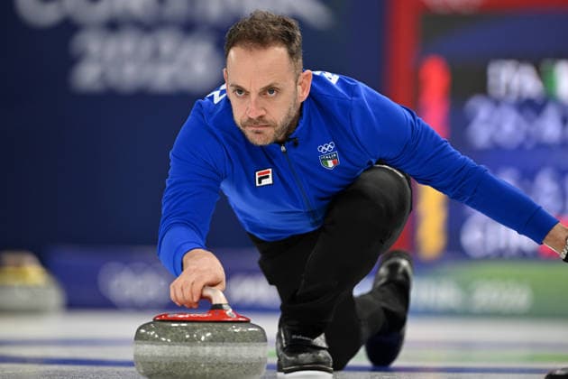 (260216) -- CORTINA D AMPEZZO, Feb. 16, 2026 -- Joel Retornaz of Italy competes during the curling men s round robin session 8 match between China and Italy at the 2026 Milan-Cortina Winter Olympics in Cortina, Italy, Feb. 16, 2026. ) (MICO2026)ITALY-CORTINA D AMPEZZO-OLYMPIC Winter games, Winterspiele,Spiele, Summer games CURLING-MEN-ROUND ROBIN-CHN VS ITA LianxYi 