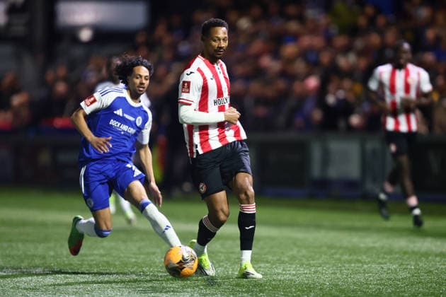 Ethan Pinnock of Brentford Macclesfield v Brentford, Emirates FA Cup, Fourth Round, Football, Leasing.com Stadium, Macclesfield, UK - 16 Feb 2026Macclesfield Leasing.com Stadium United Kingdom EDITORIAL USE ONLY No use with unauthorised audio, video, data, fixture lists, club league logos or live services. Online in-match use limited to 120 images, no video emulation. No use in betting, games or single club league player publications. Copyright: xPhilxOldham Shutterstockx 16660198ab