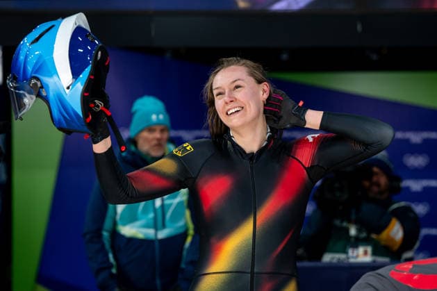 NOLTE Laura (Deutschland) freut sich im Ziel ueber einen guten Lauf, ITA, Olympische Spiele Milano Cortina 2026, Olympia, Monobob Frauen, 16.02.2026 ITA, Olympische Spiele Milano Cortina 2026, Olympia, Monobob Frauen, 16.02.2026 Cortina d Ampezzo *** NOLTE Laura Germany is happy about a good run at the finish, ITA, Olympic Games Milano Cortina 2026, Olympia, Monobob Women, 16 02 2026 ITA, Olympic Games Milano Cortina 2026, Olympia, Monobob Women, 16 02 2026 Cortina d Ampezzo Copyright: xEibner-Pressefoto Memmlerx EP_MMR