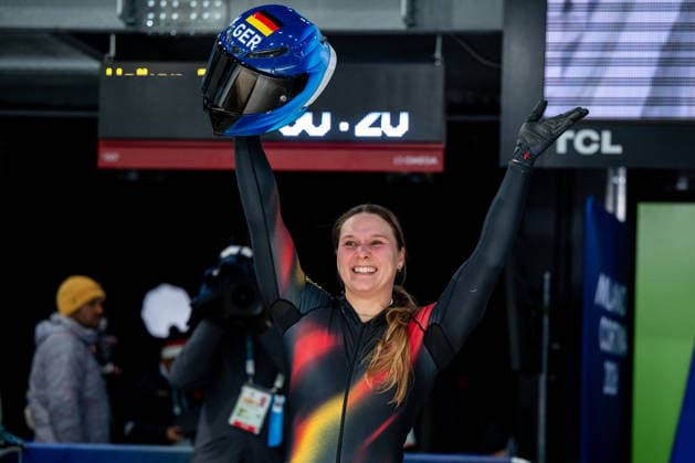 BUCKWITZ Lisa (Deutschland) freut sich im Ziel, ITA, Olympische Spiele Milano Cortina 2026, Olympia, Monobob Frauen, 16.02.2026 ITA, Olympische Spiele Milano Cortina 2026, Olympia, Monobob Frauen, 16.02.2026 Cortina d Ampezzo *** BUCKWITZ Lisa Germany happy at the finish, ITA, Olympic Games Milano Cortina 2026, Olympia, Monobob Women, 16 02 2026 ITA, Olympic Games Milano Cortina 2026, Olympia, Monobob Women, 16 02 2026 Cortina d Ampezzo Copyright: xEibner-Pressefoto Memmlerx EP_MMR