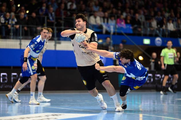 Aron Seesing (Bergischer HC, 49), Tillman Leu (ThSV Eisenach, 99), Oskar Joelsson (ThSV Eisenach, 03) GER, ThSV Eisenach gegen Bergischer HC, 1. Daikin Handballbundesliga, Handball, 21.Spieltag, Saison 2025 2026, 16.02.2026 GER, ThSV Eisenach gegen Bergischer HC, 1. Daikin Handballbundesliga, Handball, 21.Spieltag, Saison 2025 2026, 16.02.2026 Eisenach Copyright: xEibner-Pressefoto MartinxHerbstx EP_MHT