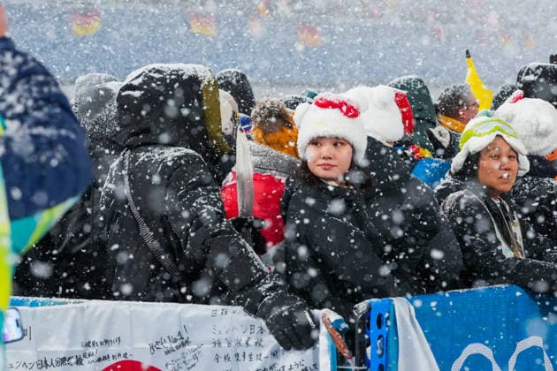 Winter Olympics in Milan Cortina 2026 Val di Fiemme, Italy 20260216. Sudden snowfall during the Men s Super Team Jump Large Hill in the Predazzo Ski jumping, Skispringen, Ski, nordisch Stadium during the Winter Olympics in Milan Cortina 2026. Photo: Lise Aserud NTB Val di Fiemme Italy EDITORIAL USE ONLY. RESTRICTED USE FOR BETTING COMPANIES Ref:_SPOmRnq-fKu0Ys.jpg *** Winter Olympics in Milan Cortina 2026 Val di Fiemme, Italy 20260216 Sudden snowfall during the Men s Super Team Jump Large Hill in the Predazzo Ski Jumping Stadium during the Winter Olympics in Milan Cortina 2026 Photo Lise Aserud NTB Val di Fiemme Italy EDITORIAL USE ONLY RESTRICTED USE FOR BETTING COMPANIES  Copyright: xLisexAserudxx xNTBx