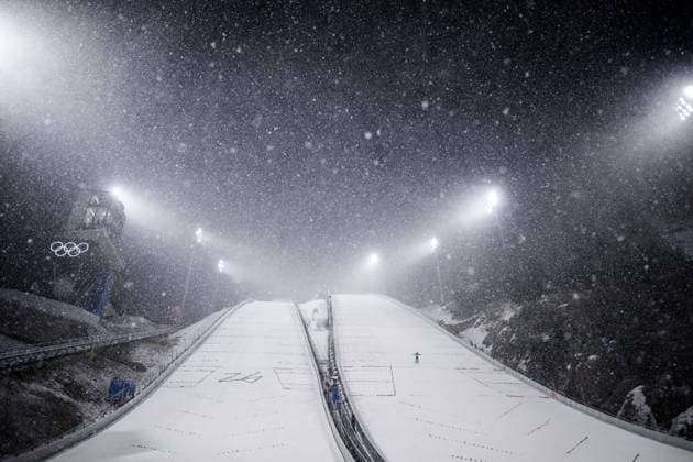 260216 Heavy snow during the men s super team large hill skiing jumping third round during day 10 of the 2026 Winter Olympics on February 16, 2026 in Predazzo. Photo: Maxim Thore BILDBYRAN kod MT MT0989 skidor cross-country skiing langrenn Olympic Games, Olympische Spiele, Olympia, OS olympics winter olympics os ol olympiska spel vinter-os olympiske leker milano cortina 2026 milan cortina 2026 milano cortina 2026 olympic games milano cortina 2026 winter olympic games milano cortina-os milano cortina-ol vinter-ol 10 bbeng *** 260216 Heavy snow during the men s super team large hill skiing jumping third round during day 10 of the 2026 Winter Olympics on February 16, 2026 in Predazzo Photo Maxim Thore BILDBYRAN kod MT MT0989 skidor cross country skiing langrenn olympic games olympics winter olympics os ol olympiska spel vinter os olympiske leker milano cortina 2026 milan cortina 2026 milano cortina 2026 olympic games milano cortina 2026 winter olympic games milano cortina os milano cortina ol vinter ol 10 bbeng  Copyright: MAXIMxTHORE BB260216MT014