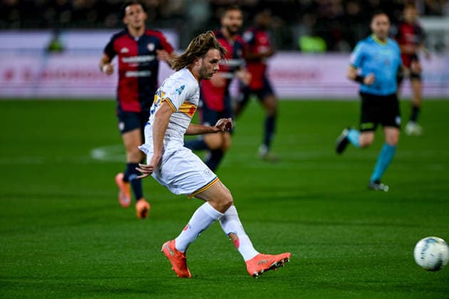 Lecce s Antonino Gallo in action during the Serie A soccer match between Cagliari Calcio and Lecce at the Unipol Domus in Cagliari, Sardinia - Monday, 16th February 2026. - Soccer  Copyright: x Â®xGianlucaxZuddas LaPressex
