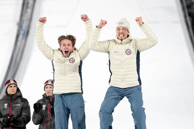 OLYMPICS - Winter Olympic Games, Olympische Spiele, Olympia, OS Milano Cortina 2026 PREDAZZO,ITALY,16.FEB.26 - OLYMPICS, Ski jumping, Skispringen, Ski, nordisch - Winter Olympic Games Milano Cortina 2026, large hill, Super Team, men, medal ceremony. Image shows the rejoicing of Johann Andre Forfang and Kristoffer Eriksen Sundal (NOR).  GEPAxpictures xMatthiasxTrinkl