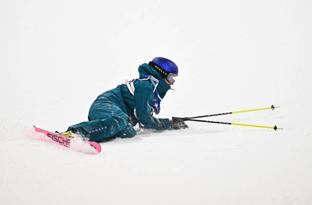 (260216) -- LIVIGNO, Feb. 16, 2026 -- Mathilde Gremaud of Switzerland falls before the freestyle skiing women s freeski big air final at the Milan-Cortina 2026 Olympic Winter games, Winterspiele,Spiele, Summer games in Livigno, Italy, Feb. 16, 2026. ) (MICO2026)ITALY-LIVIGNO-OLYMPIC WINTER GAMES-FREESTYLE SKIING-WOMEN S BIG AIR-FINAL ZhangxHongxiang 