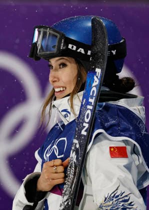 (260216) -- LIVIGNO, Feb. 16, 2026 -- Gu Ailing of China waits for her score during the freestyle skiing women s freeski big air final at the Milan-Cortina 2026 Olympic Winter games, Winterspiele,Spiele, Summer games in Livigno, Italy, Feb. 16, 2026. ) (MICO2026)ITALY-LIVIGNO-OLYMPIC WINTER GAMES-FREESTYLE SKIING-WOMEN S BIG AIR-FINAL WangxPeng 