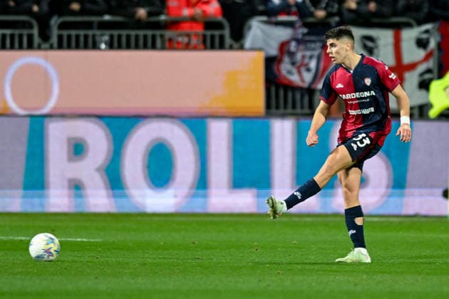 Cagliari s Adam Obert in action during the Serie A soccer match between Cagliari Calcio and Lecce at the Unipol Domus in Cagliari, Sardinia - Monday, 16th February 2026. - Soccer  Copyright: x Â®xGianlucaxZuddas LaPressex