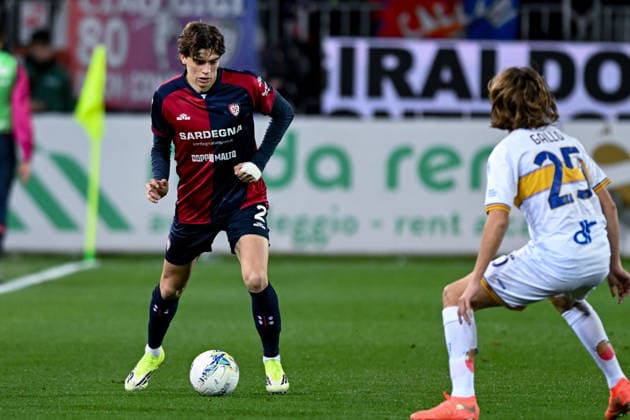 Cagliari s Marco Palestra in action during the Serie A soccer match between Cagliari Calcio and Lecce at the Unipol Domus in Cagliari, Sardinia - Monday, 16th February 2026. - Soccer  Copyright: x Â®xGianlucaxZuddas LaPressex