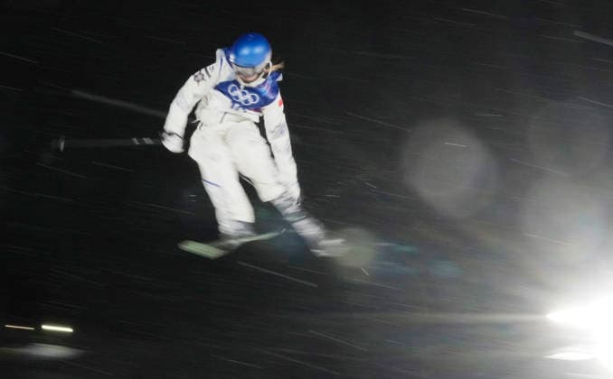 Eileen Gu of the People s Republic of China takes a practice jump during warmups for the Women s Freeski Big Air Final at the Milano Cortina 2026 Winter Olympic Games, Olympische Spiele, Olympia, OS in Livigno, Italy, on Monday, February 16, 2026.  OLY20260216820a BOBxSTRONG