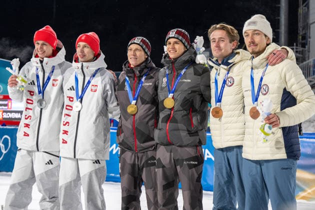 OLYMPICS - Winter Olympic Games, Olympische Spiele, Olympia, OS Milano Cortina 2026 PREDAZZO,ITALY,16.FEB.26 - OLYMPICS, Ski jumping, Skispringen, Ski, nordisch - Winter Olympic Games Milano Cortina 2026, large hill, Super Team, men, medal ceremony. Image shows Pawel Wasek and Kacper Tomasiak (POL), Stephan Embacher and Jan Hoerl (AUT) and Kristoffer Eriksen Sundal and Johann Andre Forfang (NOR). .  GEPAxpictures xOliverxLerch