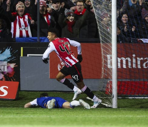 Macclesfield v Brentford, FA Cup 4th Round 16.02.26 Macclesfield v Brentford, FA Cup 4th Round Bradley Ormesher The Times Sam Heathcote of Macclesfield FC turns the ball into his own net to givethe lead to brentford 0-1 as Kaye Furo of Brentford celebrates  Copyright: xBradleyxOrmesherx NINTCHDBPICT001059779656