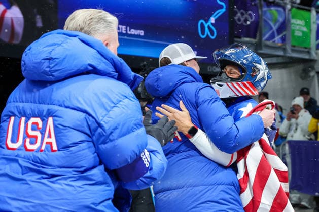 Olympische Winterspiele Milano Cortina 2026 Bob Monobob Frauen am 16.02.2026 im Cortina Sliding Centre in Cortina d™Ampezzo Elana Meyers Taylor ( USA ) gewinnt die Gold Medaille *** Olympic Winter Games Milano Cortina 2026 Bobsleigh Monobob Women on 16 02 2026 at the Cortina Sliding Center in Cortina d™Ampezzo Elana Meyers Taylor USA wins the gold medal xMSx