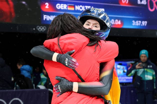 Olympische Winterspiele Milano Cortina 2026 Bob Monobob Frauen am 16.02.2026 im Cortina Sliding Centre in Cortina d™Ampezzo Laura Nolte ( Deutschland ) gewinnt die Silber Medaille *** Olympic Winter Games Milano Cortina 2026 Bobsleigh Monobob Women on 16 02 2026 at the Cortina Sliding Center in Cortina d™Ampezzo Laura Nolte Germany wins the silver medal xMSx