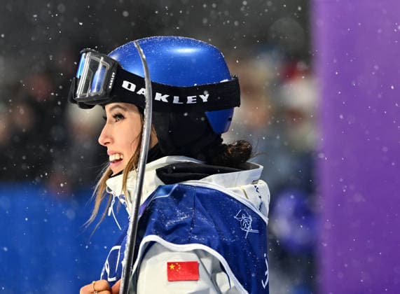 (260216) -- LIVIGNO, Feb. 16, 2026 -- Gu Ailing of China waits for her score during the freestyle skiing women s freeski big air final at the Milan-Cortina 2026 Olympic Winter games, Winterspiele,Spiele, Summer games in Livigno, Italy, Feb. 16, 2026. ) (MICO2026)ITALY-LIVIGNO-OLYMPIC WINTER GAMES-FREESTYLE SKIING-WOMEN S BIG AIR-FINAL ZhangxHongxiang 