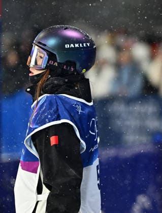 (260216) -- LIVIGNO, Feb. 16, 2026 -- Liu Mengting of China waits for her score during the freestyle skiing women s freeski big air final at the Milan-Cortina 2026 Olympic Winter games, Winterspiele,Spiele, Summer games in Livigno, Italy, Feb. 16, 2026. ) (MICO2026)ITALY-LIVIGNO-OLYMPIC WINTER GAMES-FREESTYLE SKIING-WOMEN S BIG AIR-FINAL ZhangxHongxiang 