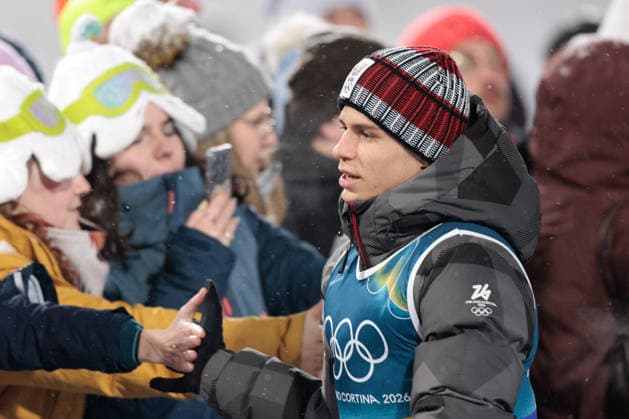 OLYMPICS - Winter Olympic Games, Olympische Spiele, Olympia, OS Milano Cortina 2026 PREDAZZO,ITALY,16.FEB.26 - OLYMPICS, Ski jumping, Skispringen, Ski, nordisch - Winter Olympic Games Milano Cortina 2026, large hill, Super Team, men, medal ceremony. Image shows Stephan Embacher (AUT).  GEPAxpictures xMatthiasxTrinkl