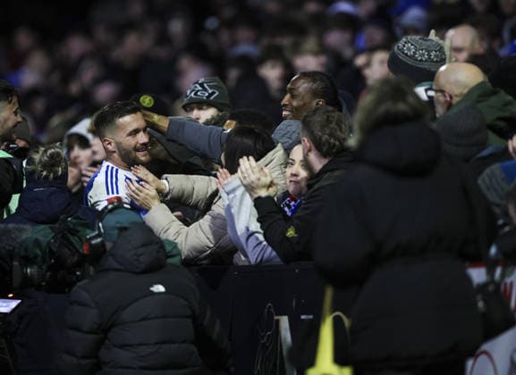 Macclesfield v Brentford, FA Cup 4th Round 16.02.26 Macclesfield v Brentford, FA Cup 4th Round Bradley Ormesher The Times Paul Dawson of Macclesfield FC with his fans after match  Copyright: xBradleyxOrmesherx NINTCHDBPICT001059784582