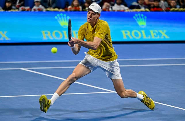 ATP, Tennis Herren QATAR OPEN 2026-ROUND OF 32 Jannik Sinner of Italy competes against Tomas Machac of Czech Republic in the Round of 32 at the ATP menÕs Qatar ExxonMobil Open 2026 at the Khalifa International Tennis Complex in Doha, Qatar, on February 16, 2026. DOHA Qatar Copyright: xNOUSHADx