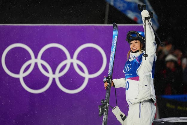 (260216) -- LIVIGNO, Feb. 16, 2026 -- Gu Ailing of China celebrates during the freestyle skiing women s freeski big air final at the Milan-Cortina 2026 Olympic Winter games, Winterspiele,Spiele, Summer games in Livigno, Italy, Feb. 16, 2026. ) (MICO2026)ITALY-LIVIGNO-OLYMPIC WINTER GAMES-FREESTYLE SKIING-WOMEN S BIG AIR-FINAL HuxChao 