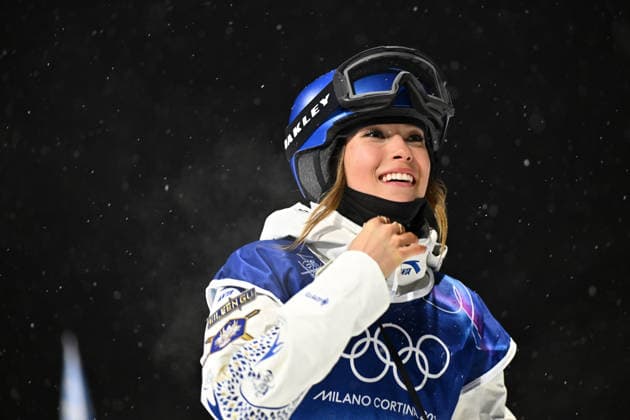 (260216) -- LIVIGNO, Feb. 16, 2026 -- Gu Ailing of China reacts during the freestyle skiing women s freeski big air final at the Milan-Cortina 2026 Olympic Winter games, Winterspiele,Spiele, Summer games in Livigno, Italy, Feb. 16, 2026. ) (MICO2026)ITALY-LIVIGNO-OLYMPIC WINTER GAMES-FREESTYLE SKIING-WOMEN S BIG AIR-FINAL ZhangxHongxiang 