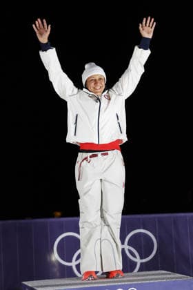 Team USA s Elana Meyers Taylor celebrates winning the gold medal in the Women s Monobob at the 2026 Winter Olympics in Cortina, Italy on Monday February 16, 2026.  OLY20260216631 HUGOxPHILPOTT