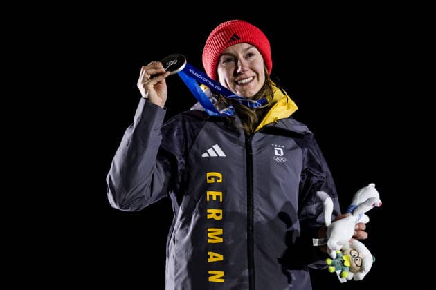 CORTINA, ITALY - FEBRUARY 16: Silver medalist Laura Nolte (Germany) during the Bobsleigh Women s Monobob medal ceremony at the Milano Cortina 2026 Olympics at Cortina Sliding Centre on day 10 of the Milano Cortina 2026 Olympics on February 16, 2026 in Cortina, Italy. Editorial use only. Italy Copyright: xSteffiexWunderlx
