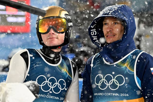 Predazzo, Italy, February 16th 2026. Peter Prevc (L) and Anze Lanisek (R) of Slovenia after the Ski jumping, Skispringen, Ski, nordisch Men s Super Team Large Hill competition of the Olympic Winter games, Winterspiele,Spiele, Summer games 2026 in Predazzo, Italy. (Photo by Igor Kupljenik Sports Press Photo)  Copyright: xIgorxKupljenikx xSPPx Sportspressphoto_SPR93756