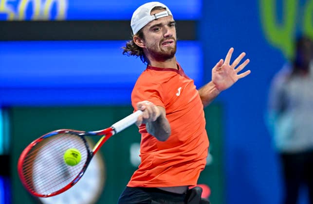 February 16, 2026, Doha, Qatar: Tomas Machac of Czech Republic plays against Jannik Sinner of Italy (not in view) during the Round of 32 at the ATP, Tennis Herren men s Qatar ExxonMobil Open 2026 tennis tournament at the Khalifa International Tennis Complex. Jannik Sinner won against Tomas Machac 6-1,6-4. Doha Qatar - ZUMAs197 20260216_aaa_s197_255 Copyright: xNoushadxVariyattiyakkalx