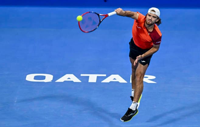 February 16, 2026, Doha, Qatar: Tomas Machac of Czech Republic plays against Jannik Sinner of Italy (not in view) during the Round of 32 at the ATP, Tennis Herren men s Qatar ExxonMobil Open 2026 tennis tournament at the Khalifa International Tennis Complex. Jannik Sinner won against Tomas Machac 6-1,6-4. Doha Qatar - ZUMAs197 20260216_aaa_s197_266 Copyright: xNoushadxVariyattiyakkalx