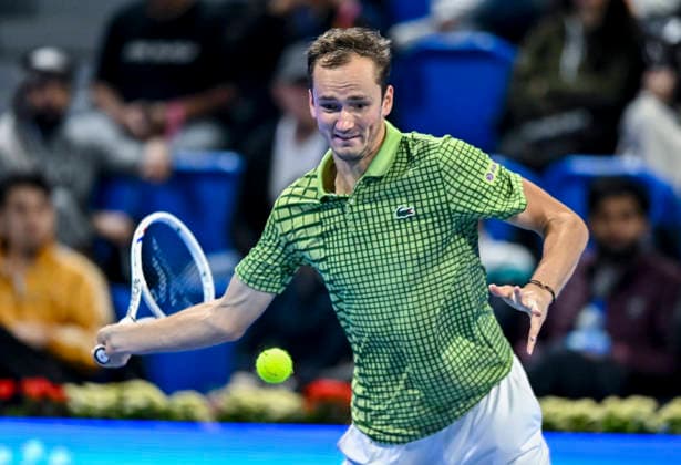 Qatar ExxonMobil Open 2026,Round of 32 in Doha - 16 Feb 2026 Daniil Medvedev of Russia plays against Juncheng Shang of China (not in view) during the Round of 32 at the ATP, Tennis Herren men s Qatar ExxonMobil Open 2026 tennis tournament at the Khalifa International Tennis Complex. Daniil Medvedev won against Juncheng Shang 6-4,6-2. Doha Qatar Copyright: xNoushadxVariyattiyakkalx xSOPAxImagesx NVRITYAKAL5-029