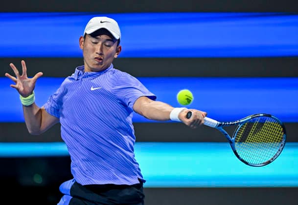 February 16, 2026, Doha, Qatar: Juncheng Shang of China plays against Daniil Medvedev of Russia (not in view) during the Round of 32 at the ATP, Tennis Herren men s Qatar ExxonMobil Open 2026 tennis tournament at the Khalifa International Tennis Complex. Daniil Medvedev won against Juncheng Shang 6-4,6-2. Qatar ExxonMobil Open 2026,Round Of 32 In Doha - 16 Feb 2026  - ZUMAs197 20260216_aaa_s197_355 Copyright: xNoushadxVariyattiyakkalx