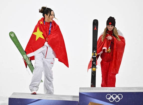 260216 -- LIVIGNO, Feb. 16, 2026 -- Silver medalist Gu Ailing L of China attends the awarding ceremony of the freestyle skiing women s freeski big air event at the Milan-Cortina 2026 Olympic Winter games, Winterspiele,Spiele, Summer games in Livigno, Italy, Feb. 16, 2026. MICO2026ITALY-LIVIGNO-OLYMPIC WINTER GAMES-FREESTYLE SKIING-WOMEN S BIG AIR-FINAL ZhangxHongxiang  (MICO2026)ITALY-LIVIGNO-OLYMPIC WINTER GAMES-FREESTYLE SKIING-WOMEN S BIG AIR-FINAL IMAGO ZhangxHongxiang  imago images 0847782963