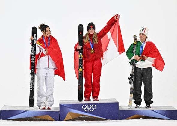 260216 -- LIVIGNO, Feb. 16, 2026 -- Gold medalist Megan Oldham C of Canada, silver medalist Gu Ailing L of China and bronze medalist Flora Tabanelli of Italy pose for photos during the awarding ceremony of the freestyle skiing women s freeski big air event at the Milan-Cortina 2026 Olympic Winter games, Winterspiele,Spiele, Summer games in Livigno, Italy, Feb. 16, 2026. MICO2026ITALY-LIVIGNO-OLYMPIC WINTER GAMES-FREESTYLE SKIING-WOMEN S BIG AIR-FINAL ZhangxHongxiang  (MICO2026)ITALY-LIVIGNO-OLYMPIC WINTER GAMES-FREESTYLE SKIING-WOMEN S BIG AIR-FINAL IMAGO ZhangxHongxiang  imago images 0847783002