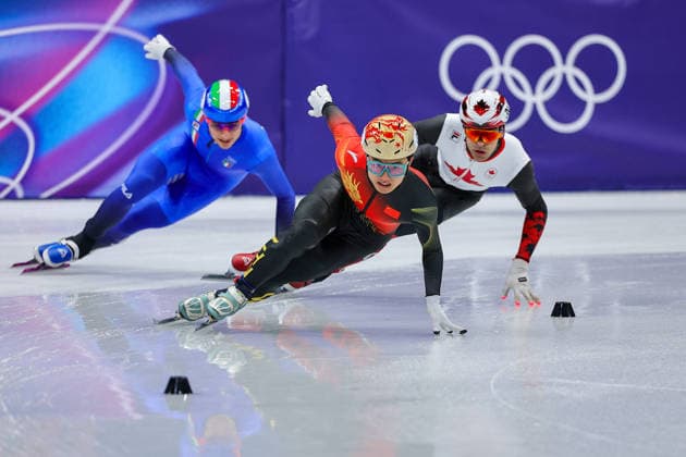 MILAN, ITALY - FEBRUARY 16: Li Wenlong (C) of Team China competes during the Short Track Men s 5000m Relay on day ten of the Milano Cortina 2026 Winter Olympic Games, Olympische Spiele, Olympia, OS at Milano Ice Skating Arena on February 16, 2026 in Milan, Italy.  Copyright: xChinaxNewsxServicex 111621946326