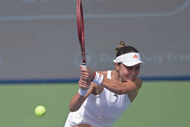 2026 Dubai Duty Free Tennis Championship DUBAI, UNITED ARAB EMIRATES - FEBRUARY 17: Iva Jovic of United States in action against Diana Shnaider (not seen) during the women s singles match on Day Three of the Dubai Duty Free Tennis Championships at Dubai Duty Free Tennis Stadium on February 17, 2026 in Dubai, United Arab Emirates. Waleed Zein Anadolu Dubai United Arab Emirates. Editorial use only. Please get in touch for any other usage.  Copyright: x2026xAnadoluxWaleedxZeinx