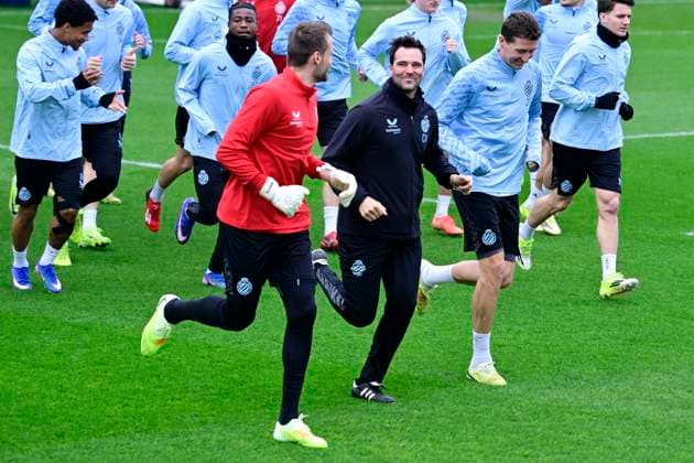 Club Brugge v Atletico de Madrid - UEFA Champions League Media Activities 16 02 2026 BRUGGE, BELGIUM - FEBRUARY 17 : Mignolet Simon goalkeeper of Club Brugge and Vandenbussche Carl physical trainer of Club Brugge pictured during a training session ahead of the UEFA Champions League 2025 26 knockout phase play-off match first leg between Club Brugge and Atletico de Madrid on February 17, 2026 in Brugge, Belgium, 17 02 2026 Westkapelle Belgium  Copyright: xJanxDexMeuleneirx