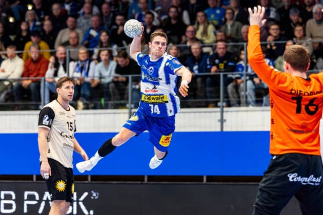 16.02.206, GER, Handball, Maenner, Saison 25 26, Daikin 1.Bl, 21.Spieltag, ThSV Eisenach - Bergischer HC Vincent Buechner (ThSV Eisenach,74), Lukas Diedrich (Bergischer HC) 99817 Eisenach Werner-Assmann-Halle Am Sportp Thueringen Deutschland
