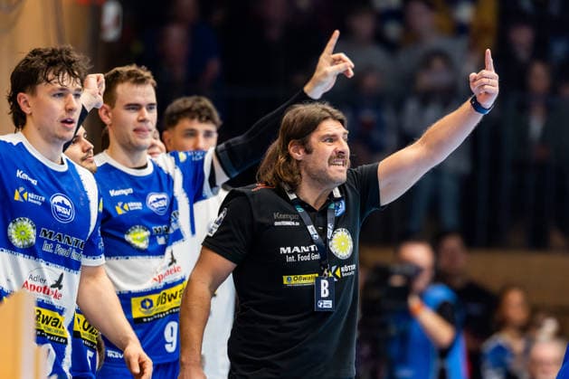 16.02.206, GER, Handball, Maenner, Saison 25 26, Daikin 1.Bl, 21.Spieltag, ThSV Eisenach - Bergischer HC Sebastian Hinze (ThSV Eisenach,Trainer) 99817 Eisenach Werner-Assmann-Halle Am Sportp Thueringen Deutschland