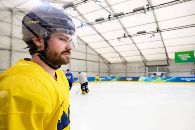 260217 Rasmus Andersson of Sweden at an Ice hockey, Eishockey practice session during day 11 of the 2026 Winter Olympics on February 17, 2026 in Milan. Photo: Carl Sandin BILDBYRAN kod CS CS0884 ishockey ice hockey Olympic Games, Olympische Spiele, Olympia, OS olympics winter olympics os ol olympiska spel vinter-os olympiske leker milano cortina 2026 milan cortina 2026 milano cortina 2026 olympic games milano cortina 2026 winter olympic games milano cortina-os milano cortina-ol vinter-ol 11 bbeng sverige sweden *** 260217 Rasmus Andersson of Sweden at an ice hockey practice session during day 11 of the 2026 Winter Olympics on February 17, 2026 in Milan Photo Carl Sandin BILDBYRAN code CS CS0884 ice hockey ice hockey olympic games olympics winter olympics os ol olympiska spel vinter os olympiske leker milano cortina 2026 milan cortina 2026 milano cortina 2026 olympic games milano cortina 2026 winter olympic games milano cortina os milano cortina ol vinter ol 11 bbeng sverige sweden  Copyright: CARLxSANDIN BB260217CS010