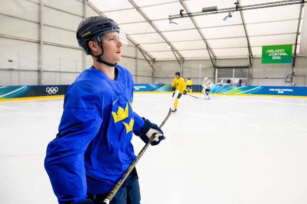 260217 Gustav Forsling of Sweden at an Ice hockey, Eishockey practice session during day 11 of the 2026 Winter Olympics on February 17, 2026 in Milan. Photo: Carl Sandin BILDBYRAN kod CS CS0884 ishockey ice hockey Olympic Games, Olympische Spiele, Olympia, OS olympics winter olympics os ol olympiska spel vinter-os olympiske leker milano cortina 2026 milan cortina 2026 milano cortina 2026 olympic games milano cortina 2026 winter olympic games milano cortina-os milano cortina-ol vinter-ol 11 bbeng sverige sweden *** 260217 Gustav Forsling of Sweden at an ice hockey practice session during day 11 of the 2026 Winter Olympics on February 17, 2026 in Milan Photo Carl Sandin BILDBYRAN code CS CS0884 ice hockey ice hockey olympic games olympics winter olympics os ol olympiska spel vinter os olympiske leker milano cortina 2026 milan cortina 2026 milano cortina 2026 olympic games milano cortina 2026 winter olympic games milano cortina os milano cortina ol vinter ol 11 bbeng sverige sweden  Copyright: CARLxSANDIN BB260217CS011