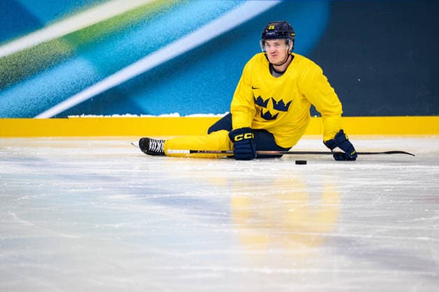 260217 Pontus Holmberg of Sweden at an Ice hockey, Eishockey practice session during day 11 of the 2026 Winter Olympics on February 17, 2026 in Milan. Photo: Carl Sandin BILDBYRAN kod CS CS0884 ishockey ice hockey Olympic Games, Olympische Spiele, Olympia, OS olympics winter olympics os ol olympiska spel vinter-os olympiske leker milano cortina 2026 milan cortina 2026 milano cortina 2026 olympic games milano cortina 2026 winter olympic games milano cortina-os milano cortina-ol vinter-ol 11 bbeng sverige sweden *** 260217 Pontus Holmberg of Sweden at an ice hockey practice session during day 11 of the 2026 Winter Olympics on February 17, 2026 in Milan Photo Carl Sandin BILDBYRAN kod CS CS0884 ishockey ice hockey olympic games olympics winter olympics os ol olympiska spel vinter os olympiske leker milano cortina 2026 milan cortina 2026 milano cortina 2026 olympic games milano cortina 2026 winter olympic games milano cortina os milano cortina ol vinter ol 11 bbeng sverige sweden  Copyright: CARLxSANDIN BB260217CS015
