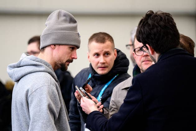 260217 Erik Karlsson of Sweden after an Ice hockey, Eishockey practice session during day 11 of the 2026 Winter Olympics on February 17, 2026 in Milan. Photo: Carl Sandin BILDBYRAN kod CS CS0884 ishockey ice hockey Olympic Games, Olympische Spiele, Olympia, OS olympics winter olympics os ol olympiska spel vinter-os olympiske leker milano cortina 2026 milan cortina 2026 milano cortina 2026 olympic games milano cortina 2026 winter olympic games milano cortina-os milano cortina-ol vinter-ol 11 bbeng sverige sweden *** 260217 Erik Karlsson of Sweden after an ice hockey practice session during day 11 of the 2026 Winter Olympics on February 17, 2026 in Milan Photo Carl Sandin BILDBYRAN code CS CS0884 ice hockey ice hockey olympic games olympics winter olympics os ol olympiska spel vinter os olympiske leker milano cortina 2026 milan cortina 2026 milano cortina 2026 olympic games milano cortina 2026 winter olympic games milano cortina os milano cortina ol vinter ol 11 bbeng sverige sweden  Copyright: CARLxSANDIN BB260217CS018