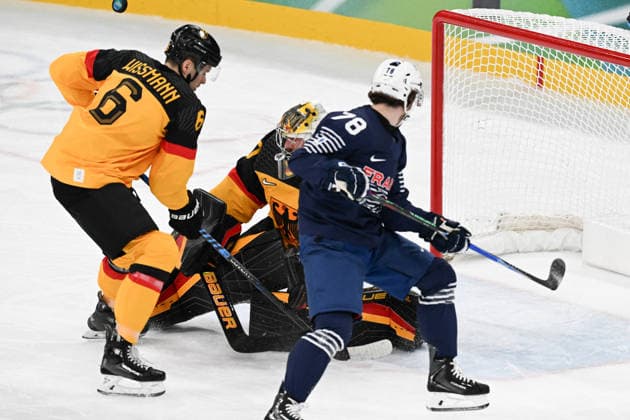 Winter Olympics - Ice hockey, Eishockey - Men - France v Germany Dylan Fabre (78) of Team France, Kai Wissmann (6) of Team Germany during the men s qualification play-off ice hockey match between Germany and France at the Milano Santagiulia Ice Hockey Arena during the Milano Cortina 2026 Winter Olympic Games, Olympische Spiele, Olympia, OS in Milan, on February 17, 2026. Photo by JMP ABACAPRESS.COM Milan Italy  Copyright: xJMP ABACAx
