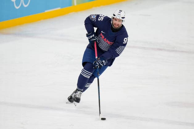 Kevin Bozon (France) controll the puck during the Ice hockey, Eishockey Men - Qualification Play-off match between Germany v France on day eleven of the Milano Cortina 2026 Winter Olympic Games, Olympische Spiele, Olympia, OS at Milano Santagiulia IHO Ice Hockey Arena on February 17, 2026 in Milan, Italy. (Photo by Alex Gottschalk DeFodi Images) - *** Kevin Bozon France controll the puck during the Ice Hockey Men Qualification Play off match between Germany v France on day eleven of the Milano Cortina 2026 Winter Olympic games at Milano Santagiulia IHO Ice Hockey Arena on February 17, 2026 in Milan, Italy Photo by Alex Gottschalk DeFodi Images