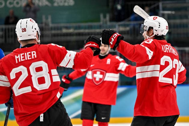 17 02 2026, Milano, Rho Ice hockey, Eishockey Arena, Winter Olympics: Switzerland - Italy (Ice Hockey), Philipp Kurashev of Switzerland (R) celebrate his goal with Timo Meier of Switzerland (L) Milano Rho Ice Hockey Arena Lombardy Italy *** 17 02 2026, Milano, Rho Ice Hockey Arena, Winter Olympics Switzerland Italy Ice Hockey , Philipp Kurashev of Switzerland R celebrate his goal with Timo Meier of Switzerland L Milano Rho Ice Hockey Arena Lombardy Italy Copyright: xJustPictures.ch AndreaxBrancax jp-en-AnBr-AB-AAB_976617022026