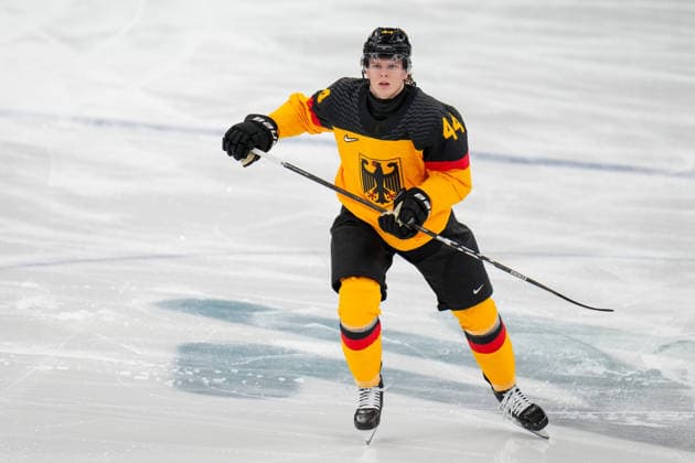 Joshua Samanski (Germany) looks on during the Ice hockey, Eishockey Men - Qualification Play-off match between Germany v France on day eleven of the Milano Cortina 2026 Winter Olympic Games, Olympische Spiele, Olympia, OS at Milano Santagiulia IHO Ice Hockey Arena on February 17, 2026 in Milan, Italy. (Photo by Alex Gottschalk DeFodi Images) - *** Joshua Samanski Germany looks on during the Ice Hockey Men Qualification Play off match between Germany v France on day eleven of the Milano Cortina 2026 Winter Olympic games at Milano Santagiulia IHO Ice Hockey Arena on February 17, 2026 in Milan, Italy Photo by Alex Gottschalk DeFodi Images